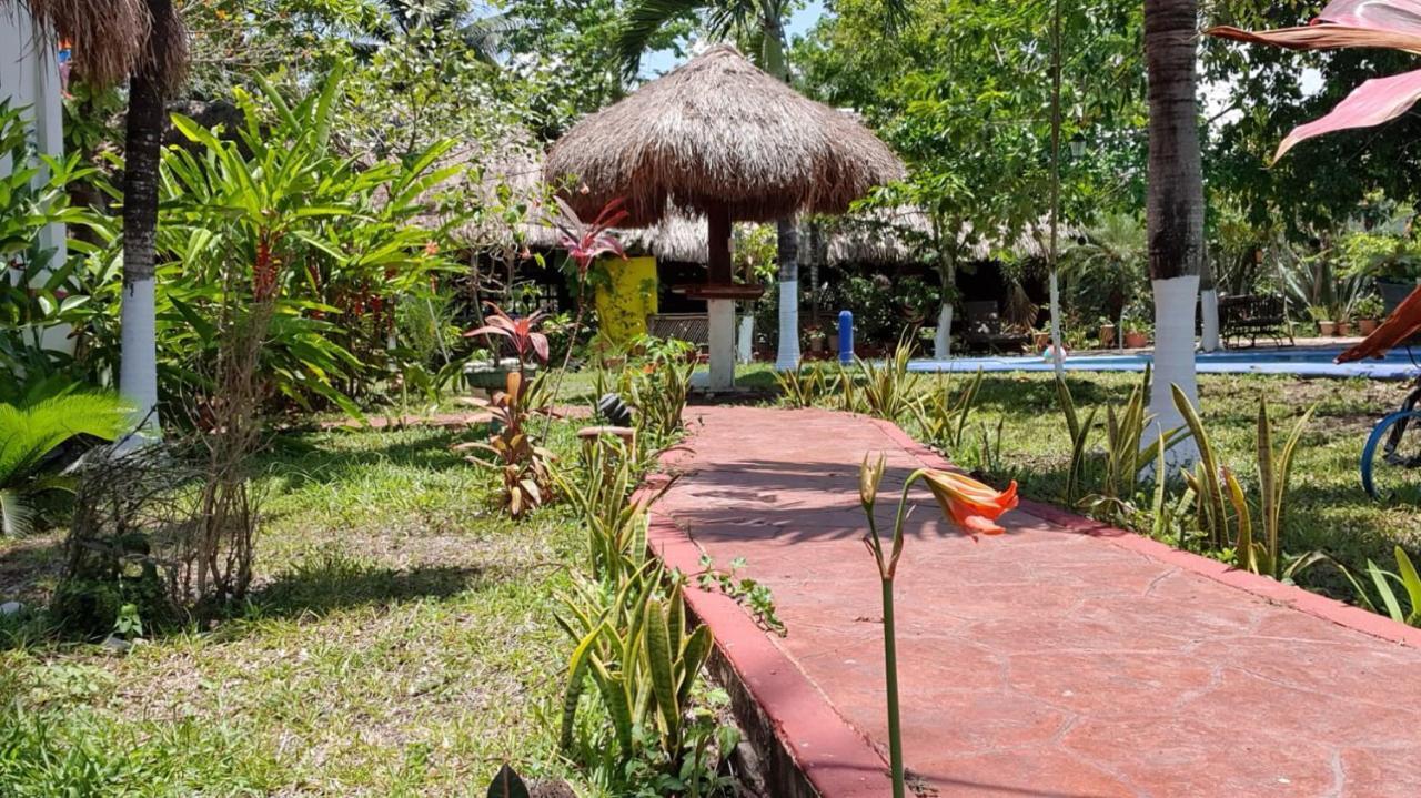 Cabanas Colibri Bacalar Exteriör bild